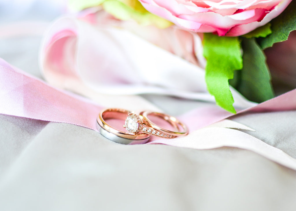 Should I Invest in a Wedding Band to Go with the Engagement Ring?