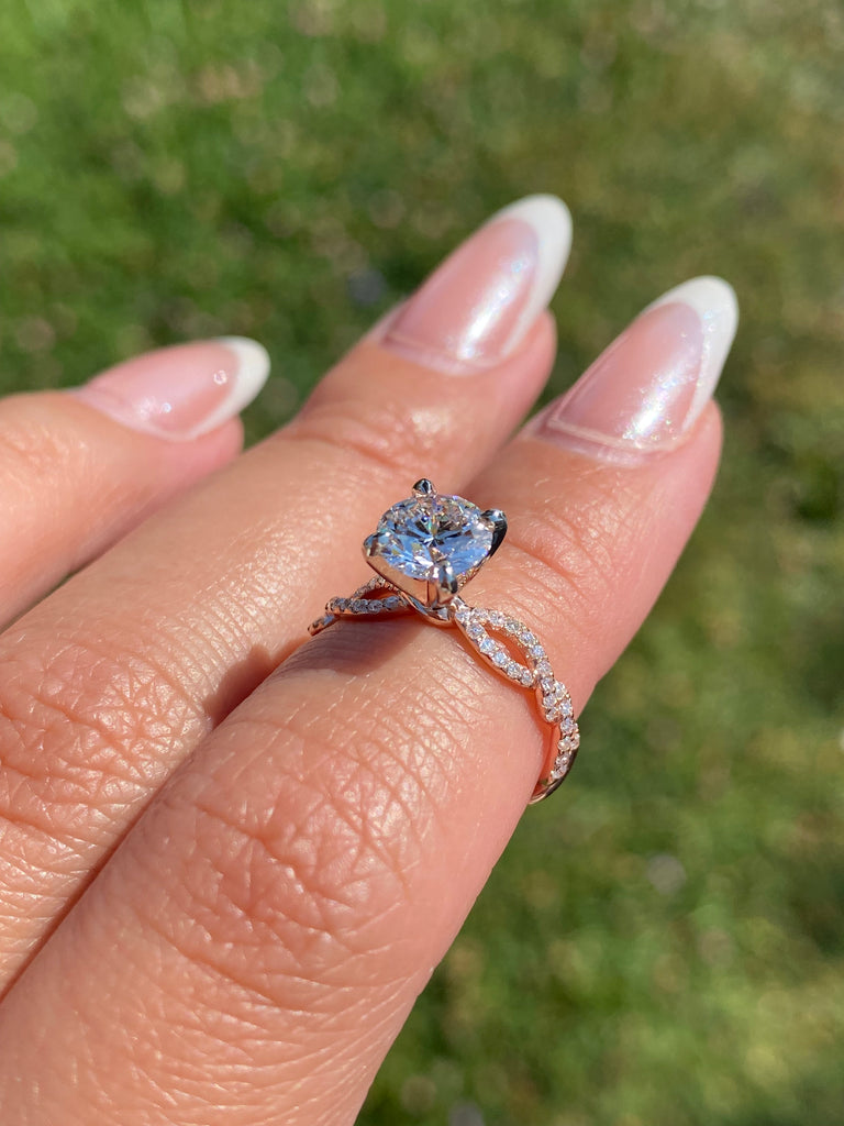 14K Gold 1.00 Carat Lab Grown Round Twisted Shank Engagement Ring