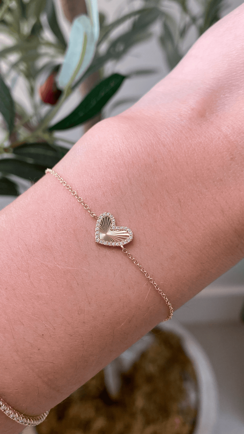 14K Gold Fluted Heart Diamond Charm Bracelet