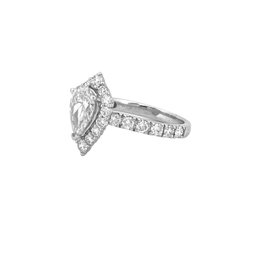 14K Gold 1.00 Cara Lab Grown Pear Diamond Shield Halo Cathedral Engagement Ring