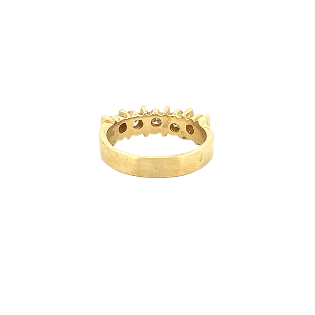 14K Gold Thick Prong Round Diamond Band