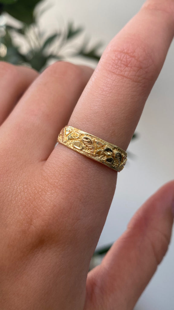 14K Gold Nugget Pattern Band