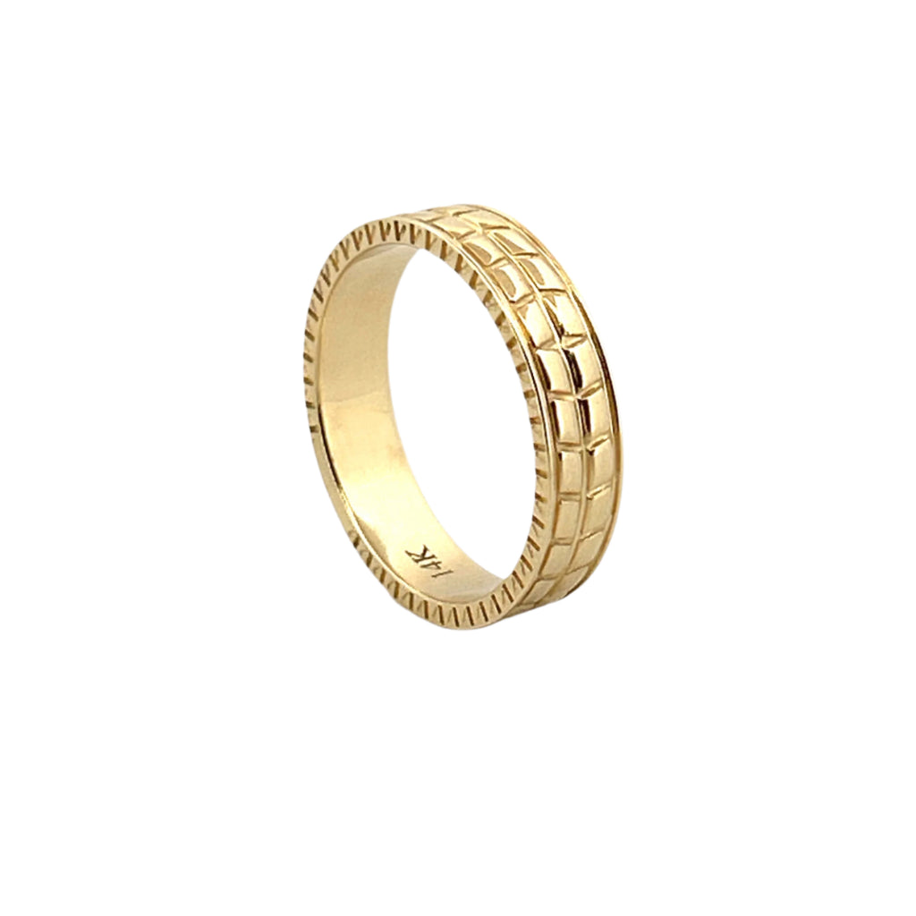 14K Gold Carved Pattern Mens Band