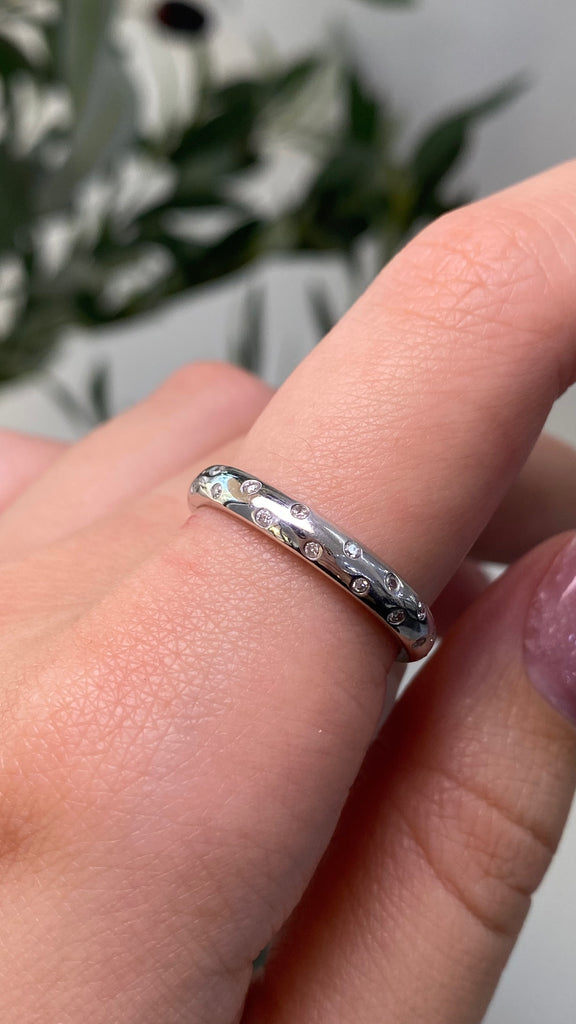 14K Gold Two Row Diamond Inset Ladies Band