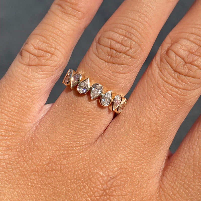 14K Gold Alternating Lab Grown Diamond Pear Bezel Fashion Band