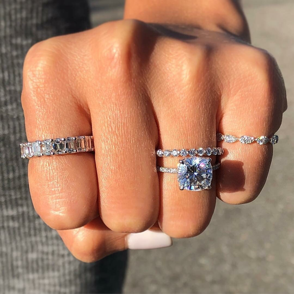 Seller 2025 of jewels