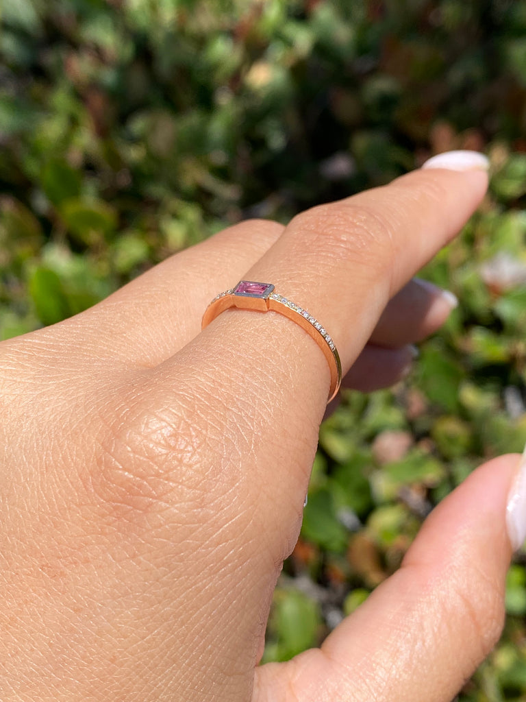 14K Gold Single Pink Sapphire Baguette Diamond Band