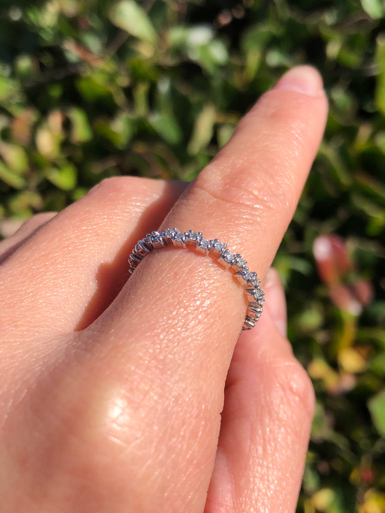 14K Gold Alternating Round Diamond Band