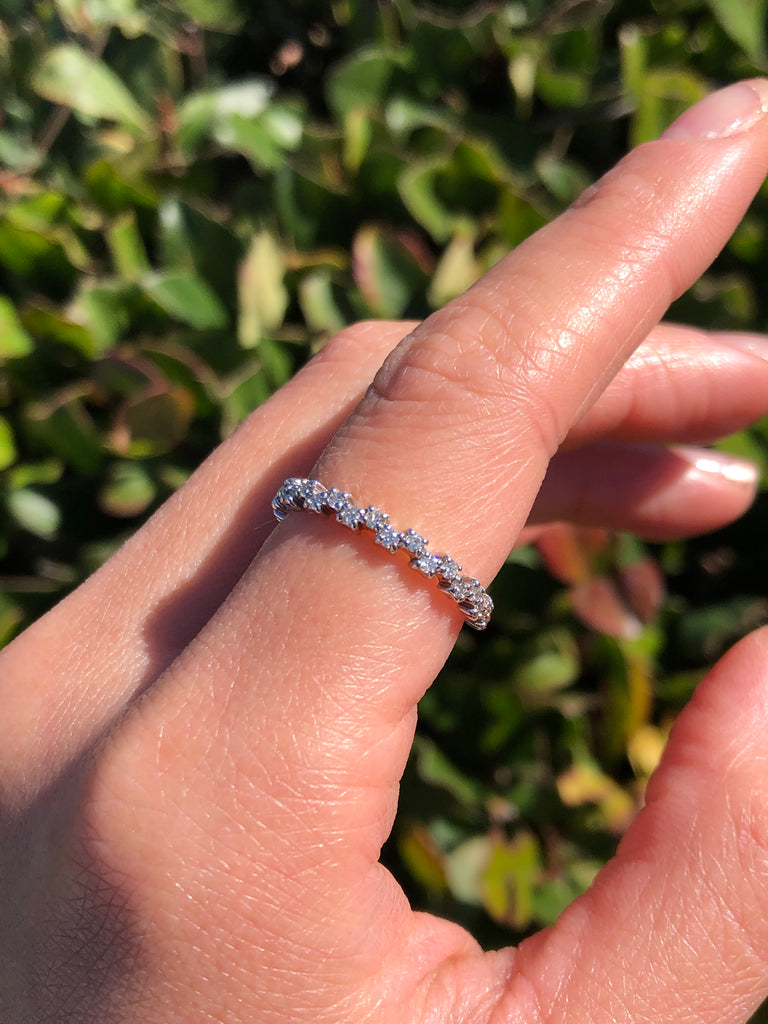 14K Gold Alternating Round Diamond Band