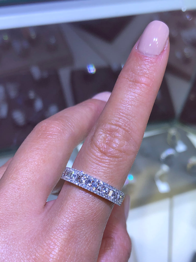 14K Gold Diamond Baguette and Round Wedding Band