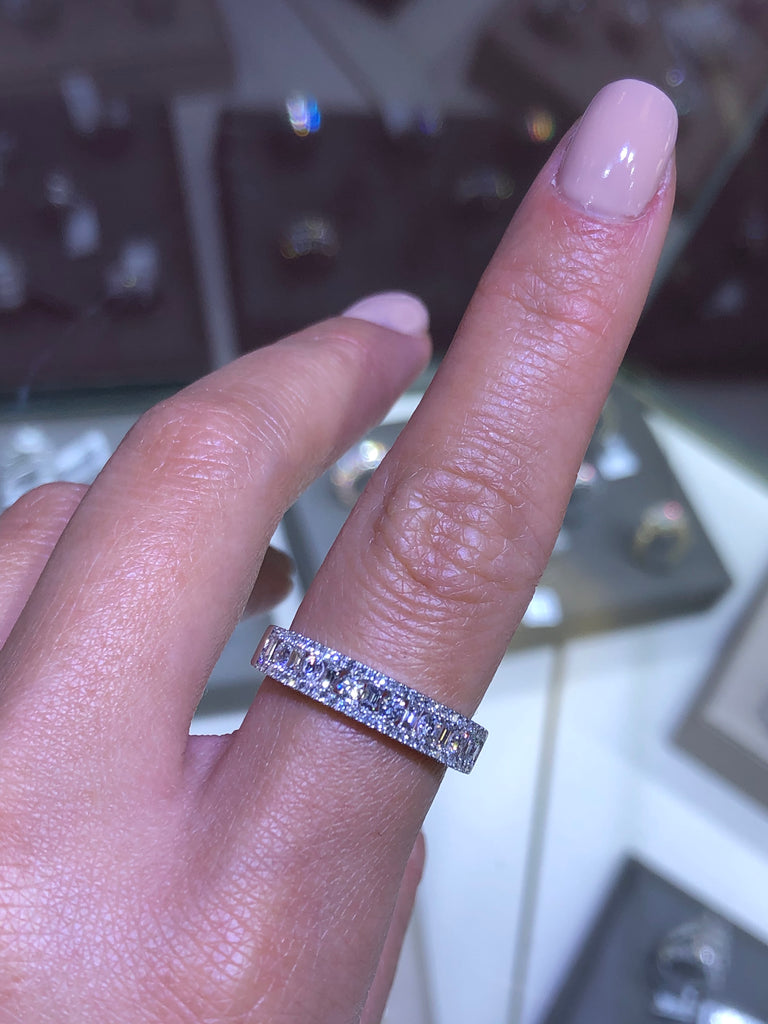 14K Gold Diamond Baguette and Round Wedding Band