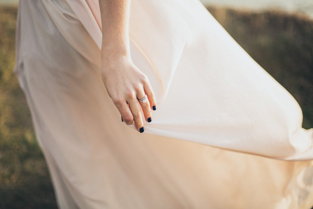 What Wedding Dress You Should Choose Based on Your Engagement Ring?