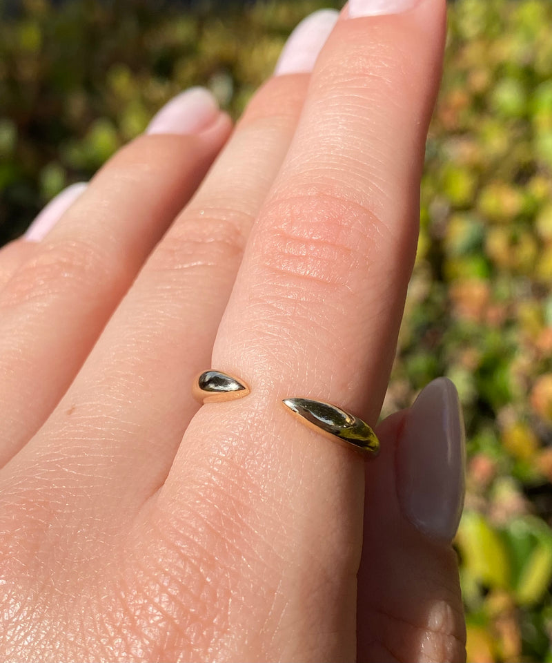 14K Yellow Gold Claw Fashion Ring