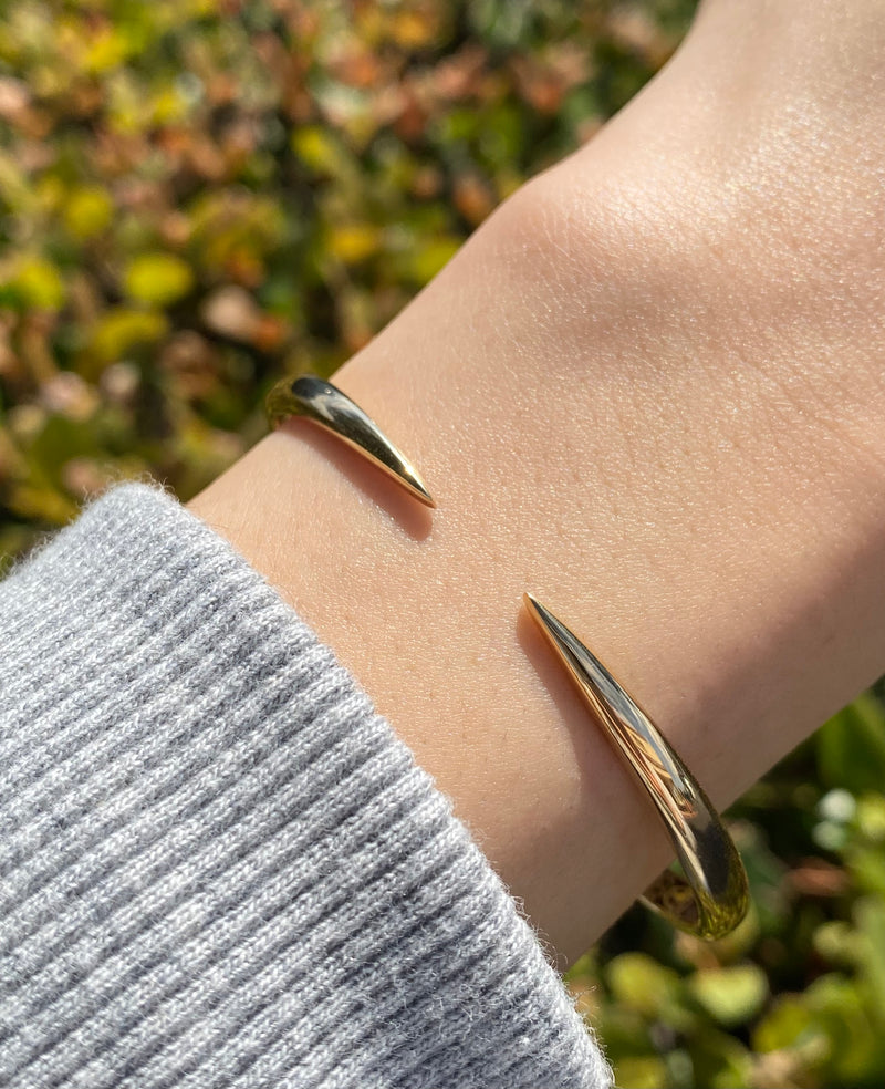14K Gold Claw Fashion Bangle