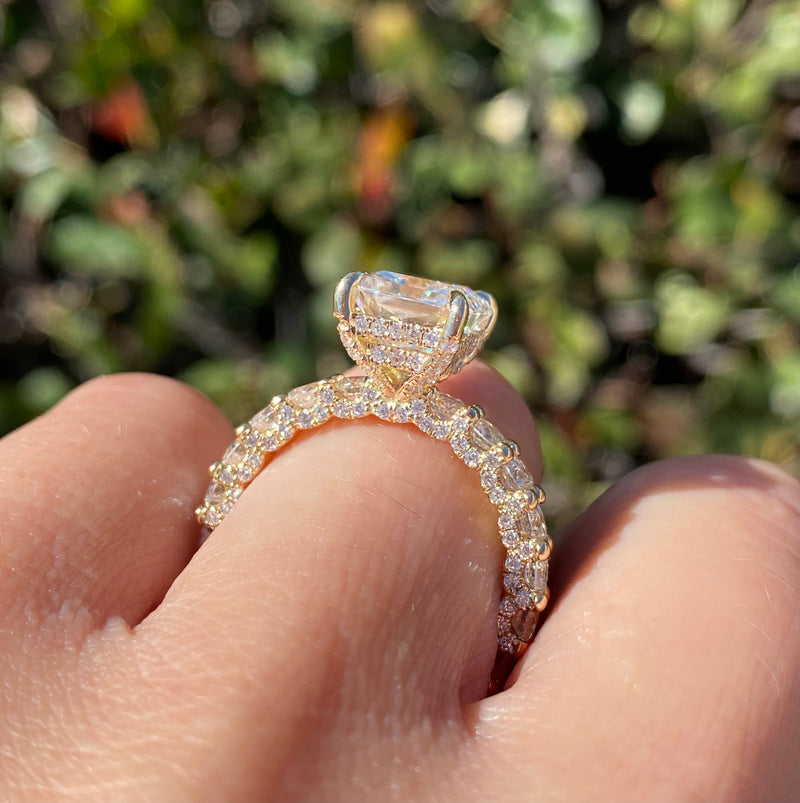 14K Gold Oval Diamond Cluster Engagement Ring – David's House of Diamonds