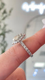 14K Gold 1.00 Cara Lab Grown Pear Diamond Shield Halo Cathedral Engagement Ring