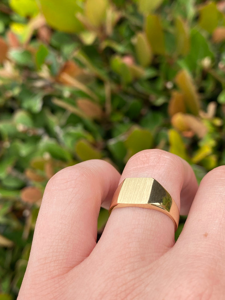14K Yellow Gold 9MM Square Signet Band