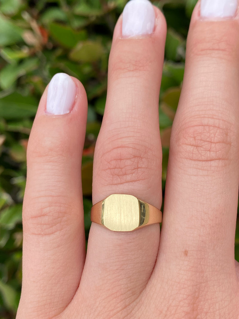 14K Yellow Gold 8.5MM Square Signet Band