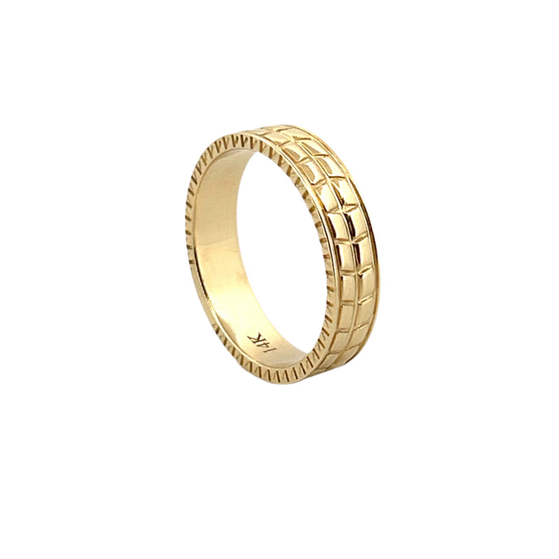 14K Gold Carved Pattern Mens Band