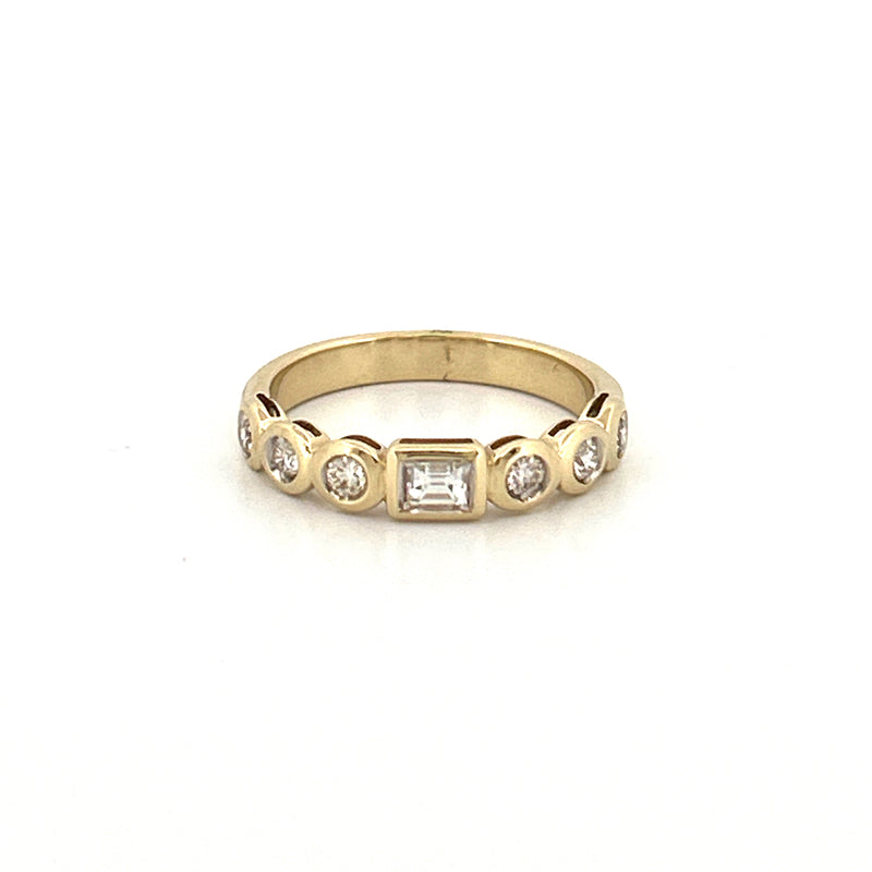 14K Gold Round and Emerald Diamond Bezel Band