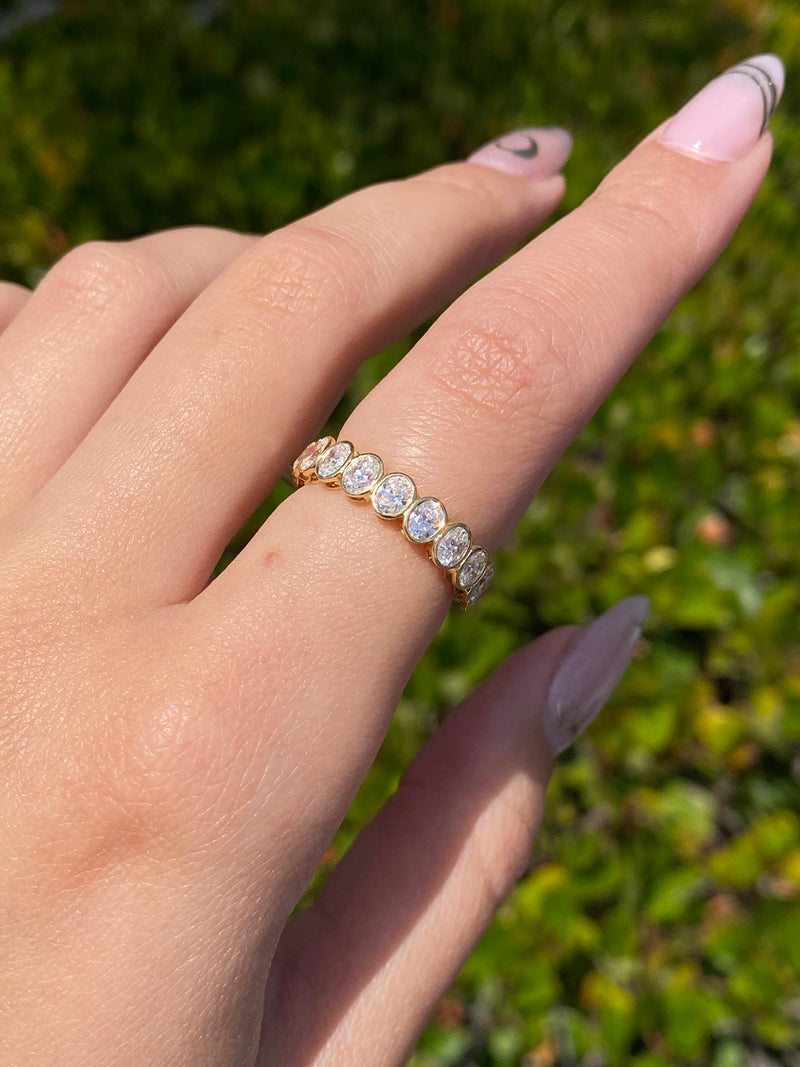 14K Gold Oval Cut Diamond Bezel Band