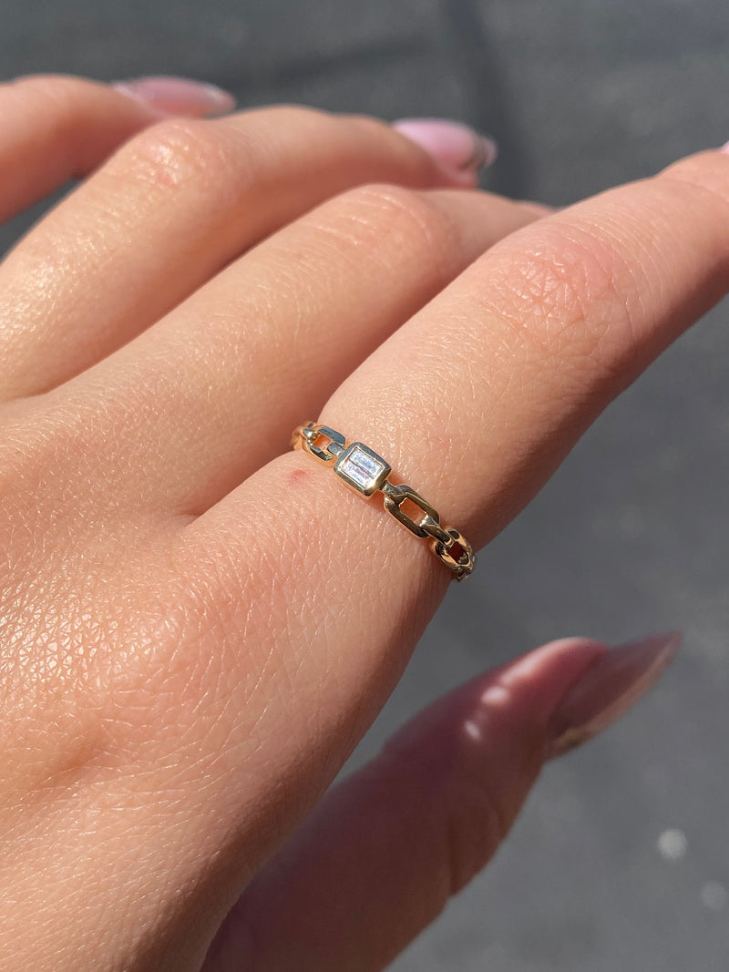 14K Gold Chain Link Baguette Bezel Diamond Band