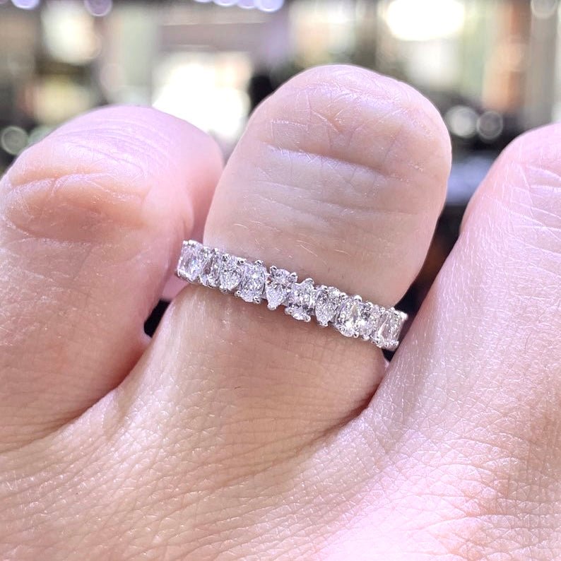 14K Gold 3/4 Pear Diamond Alternate 3MM Band