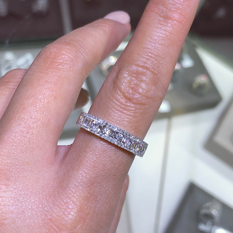 14K Gold Diamond Baguette and Round Wedding Band