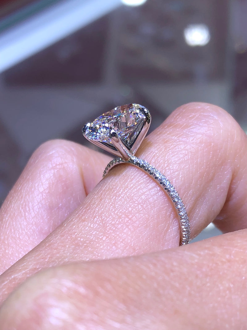 14K Gold 3.00 Carat Lab Grown Oval Diamond Engagement Band