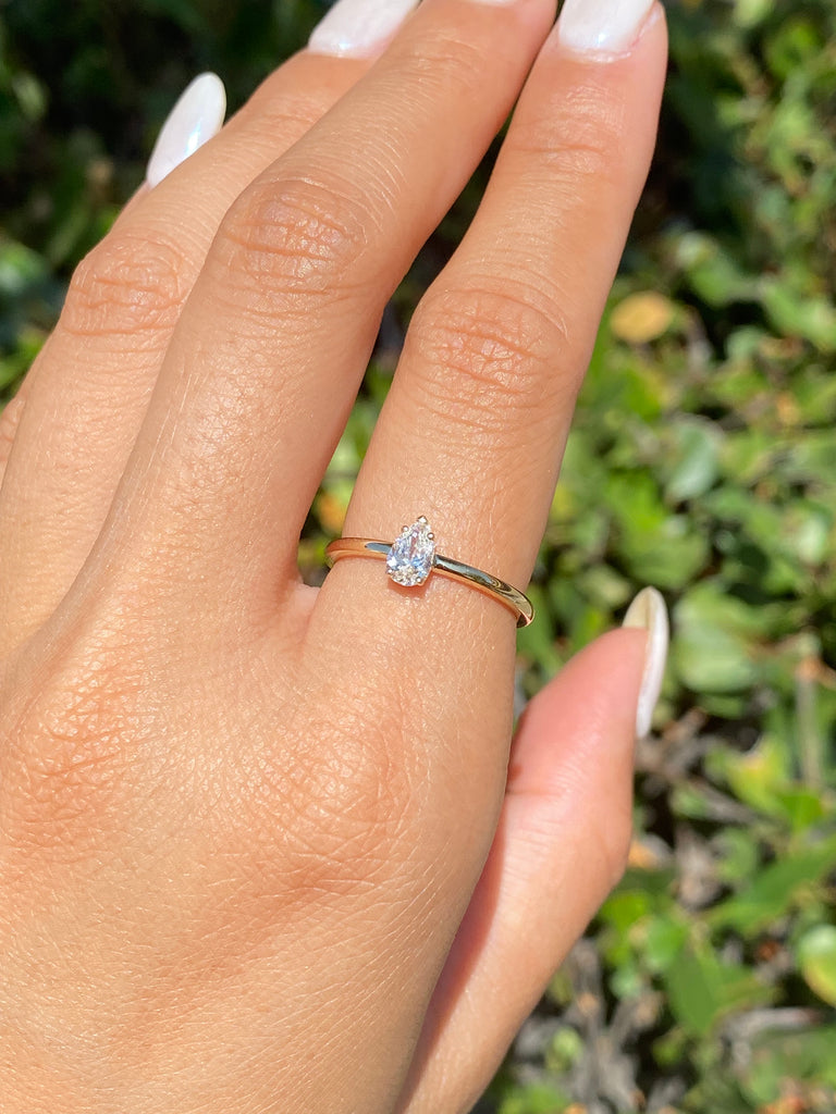 Single stone diamond wedding ring Outlet