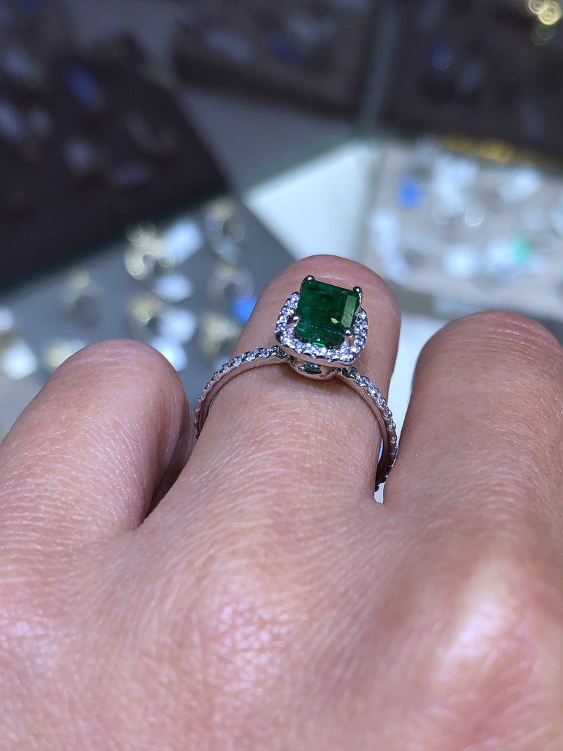 14k Gold Halo Emerald Engagement Band