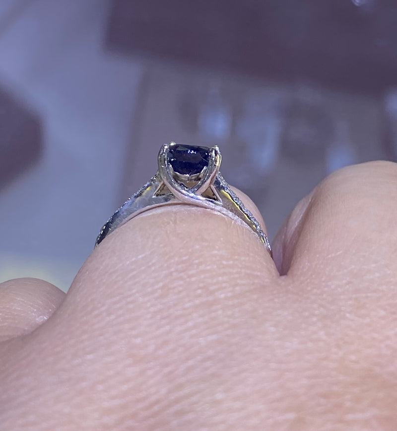 14k Gold Oval Sapphire Band