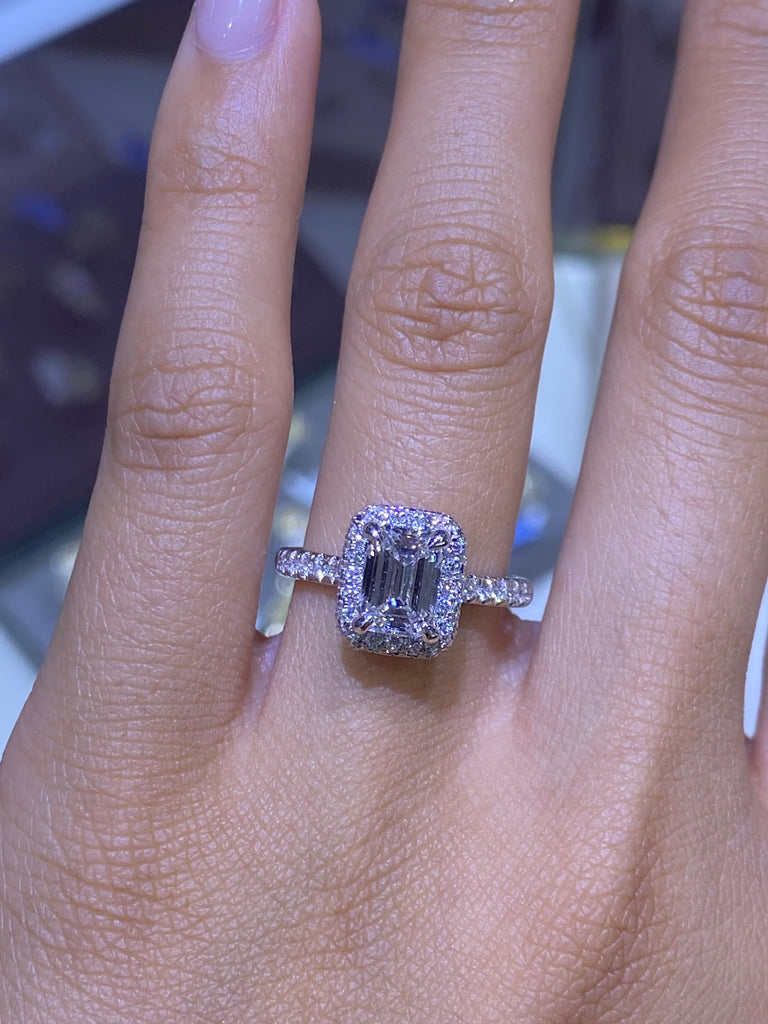 Zaailing Lauw Zie insecten Emerald Cut Halo Diamond Engagement Ring – David's House of Diamonds