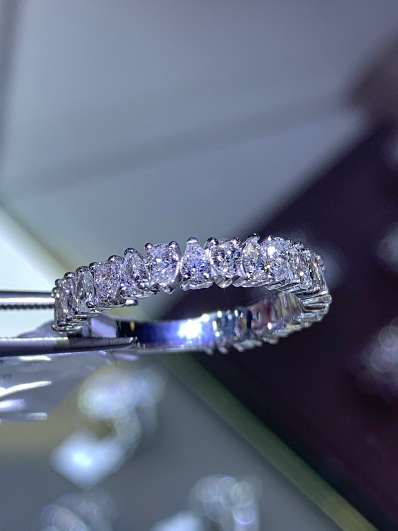 14K Gold Pear Alternate 3MM Band